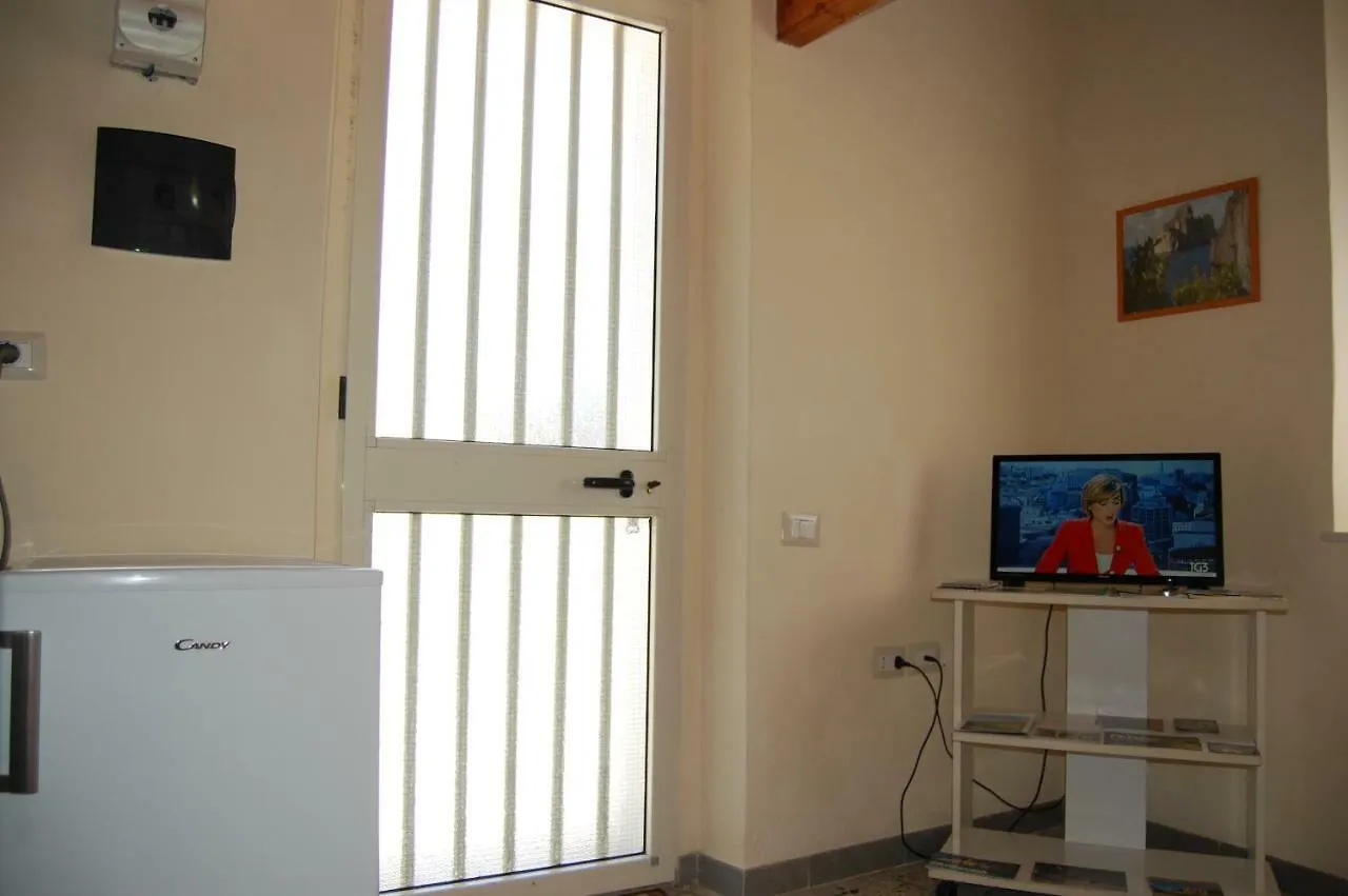La Casetta Di Mrbee Apartment Iglesias